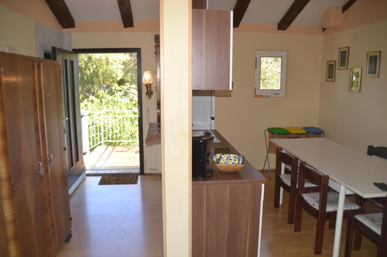 Villa Valkane Pet Friendly 150M From The Stunning Valkane Beach, City Indoor Pools-Fitness And City Mall Pula Exterior photo