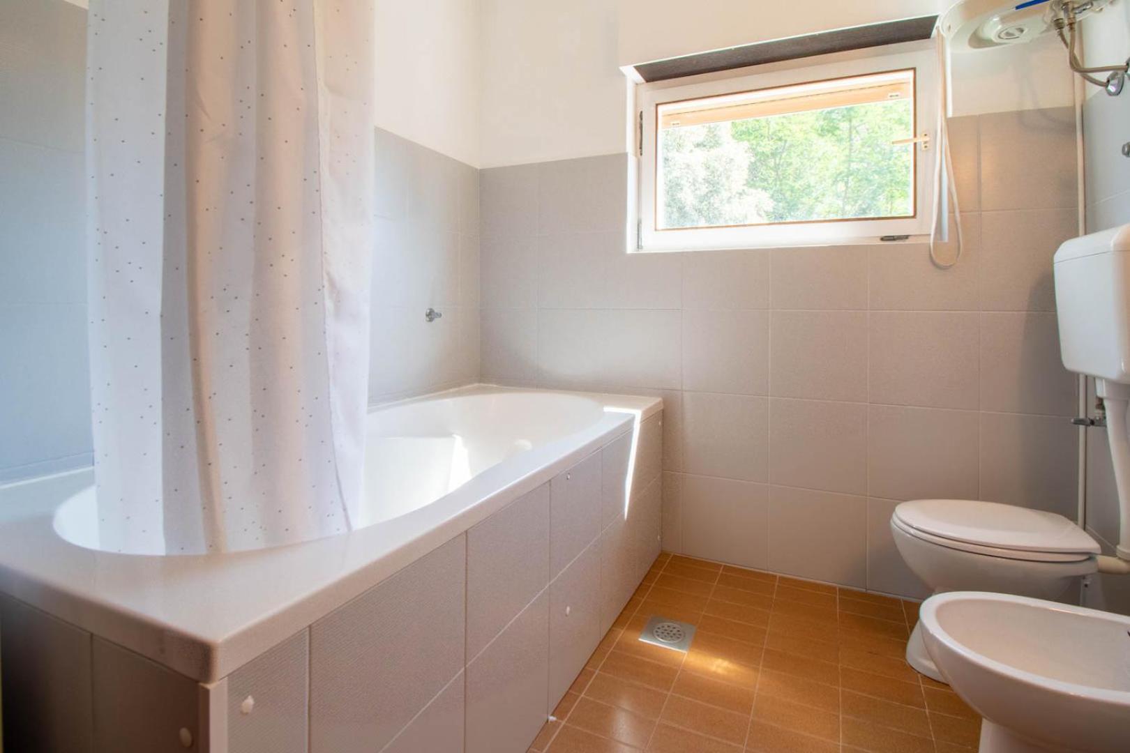 Villa Valkane Pet Friendly 150M From The Stunning Valkane Beach, City Indoor Pools-Fitness And City Mall Pula Exterior photo